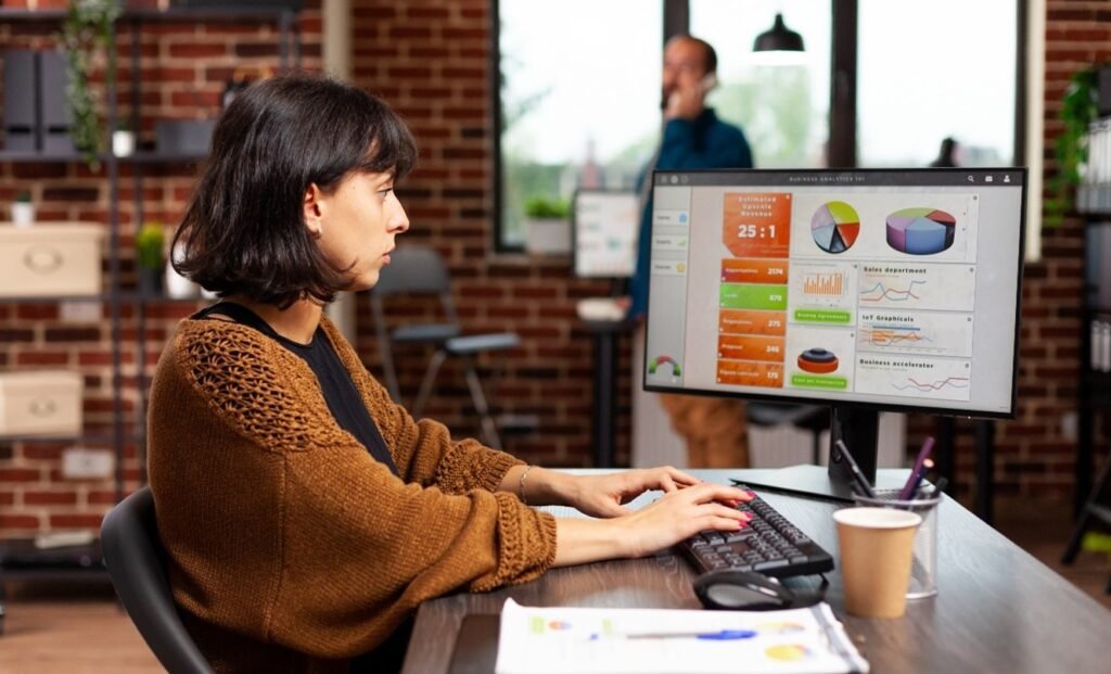 Are you looking to take your business to the next level? We're going to discuss the 10 main advantages of digital PR and marketing that can help you grow your business.