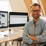 What is the average hourly rate of a web designer on Upwork?